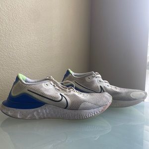Nike Renew RUN SIZE 12